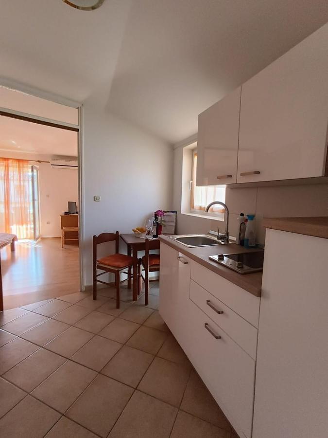 Apartments And Rooms By The Sea Palit, Rab - 5010 Exterior foto