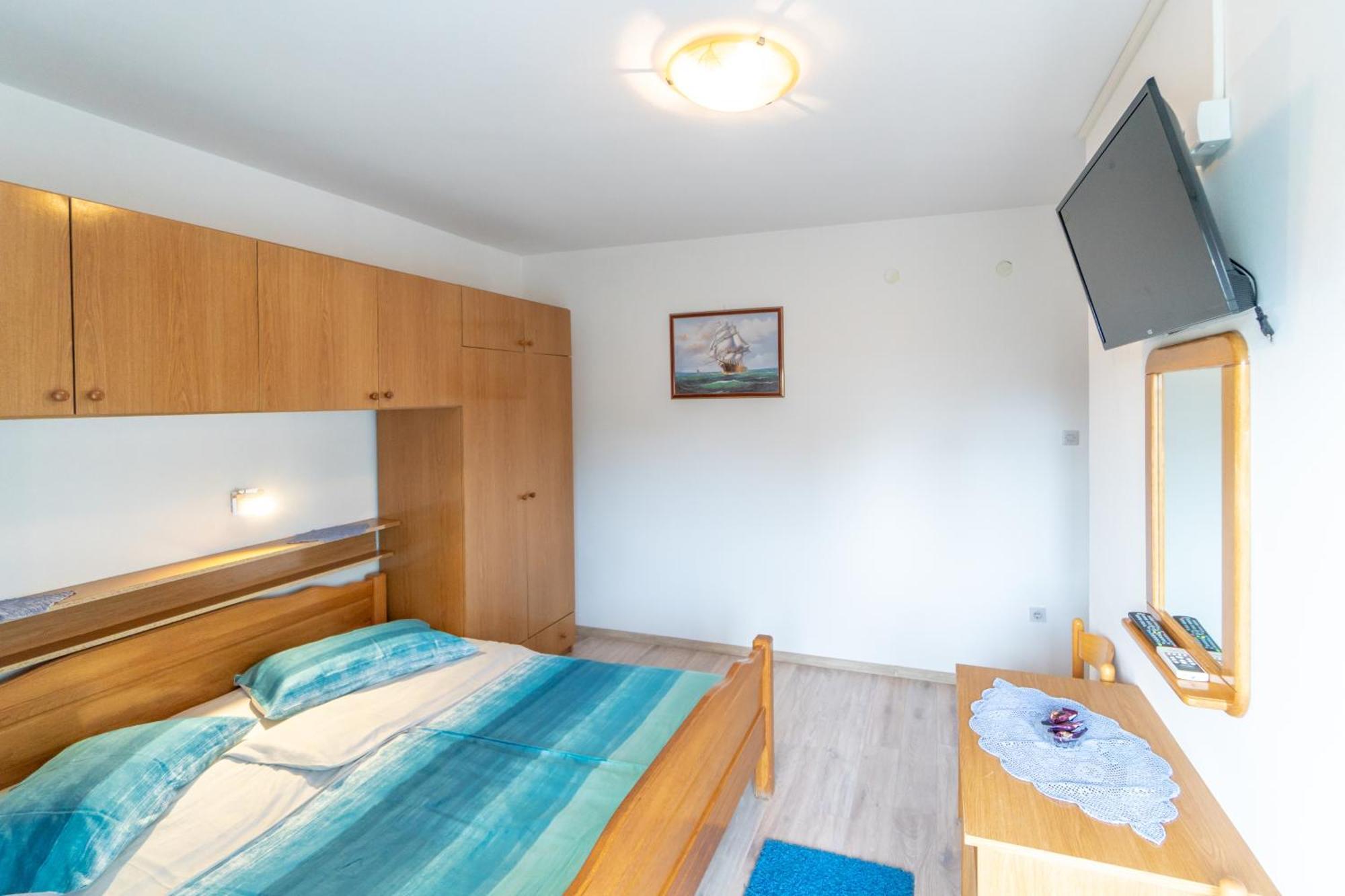 Apartments And Rooms By The Sea Palit, Rab - 5010 Quarto foto